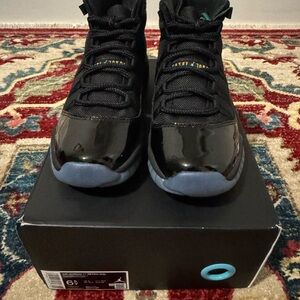 Jordan Gamma 11s 
6.5Y